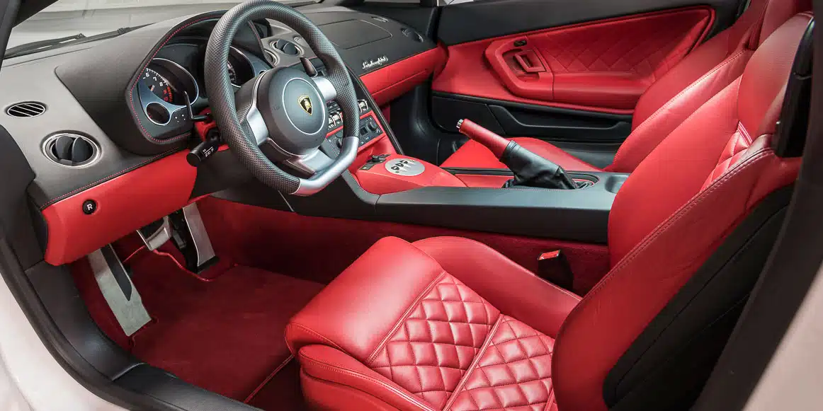 Home 10 rosso rubino servizio car detailing ripristino pelle