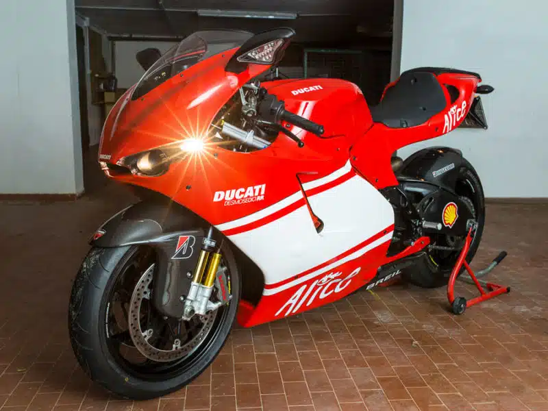 detailing moto 1